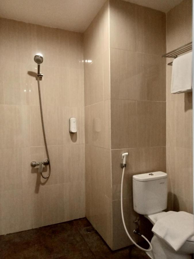 Front One Budget Malang By Azana Dış mekan fotoğraf
