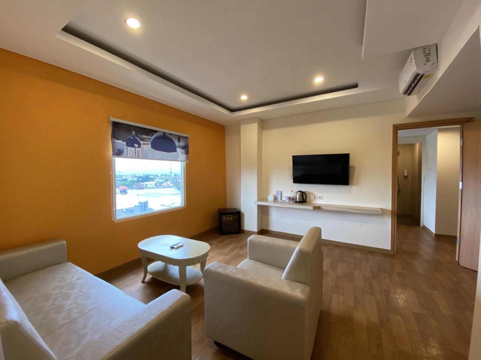 Front One Budget Malang By Azana Dış mekan fotoğraf